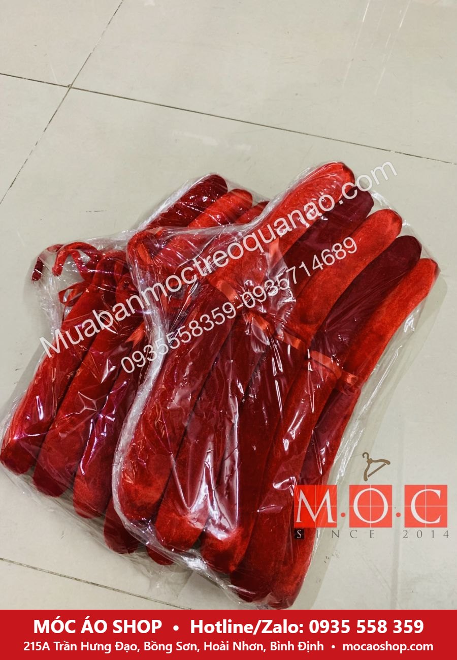 Móc nhung đỏ treo đồ cưới - Móc Áo Shop